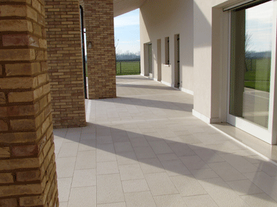 pavimento terrazza in pietra perlatino